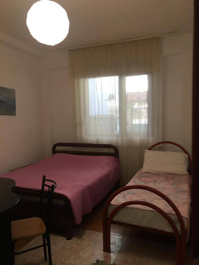 Private Apartment At Guest House Hektor & Aferdita Вльора Екстер'єр фото