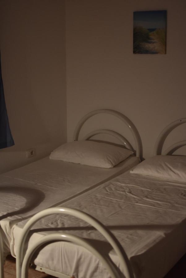 Private Apartment At Guest House Hektor & Aferdita Вльора Екстер'єр фото